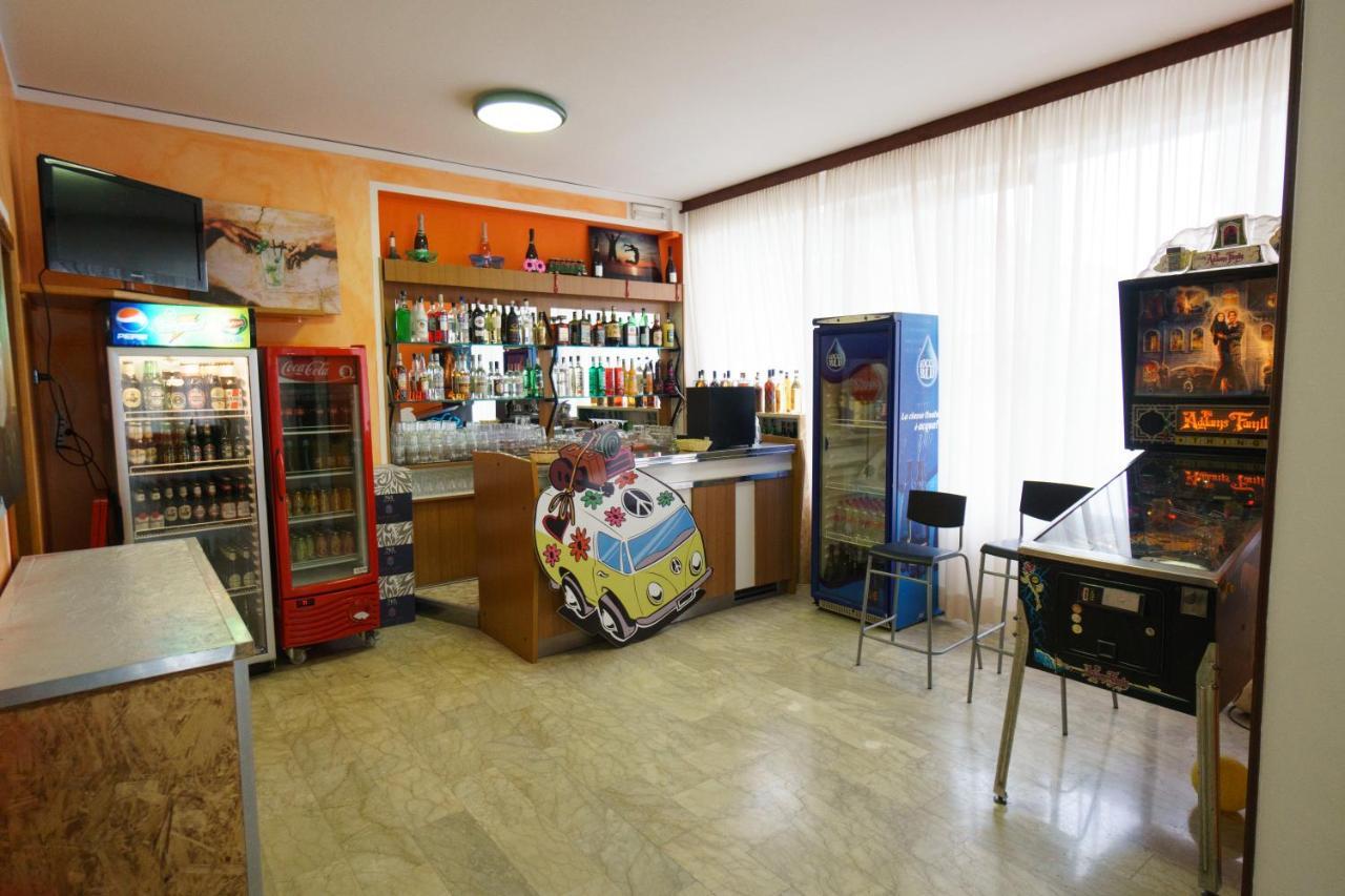 Hotel Flores Riccione Esterno foto